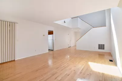 31 Westwood Close, Irvington, NY 10533 - Photo 8