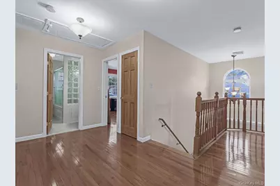 33 Berkshire Road, Yonkers, NY 10710 - Photo 16