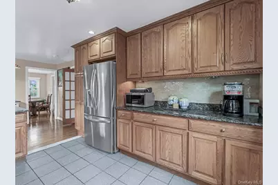 33 Berkshire Road, Yonkers, NY 10710 - Photo 8