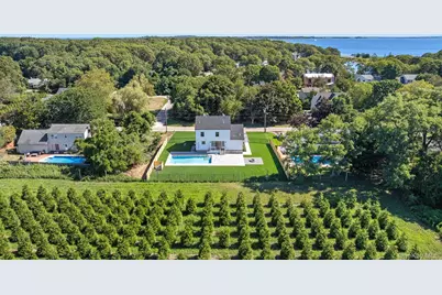 1900 Gillette Drive, East Marion, NY 11939 - Photo 2