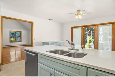 30 Red Hawk Lane, Poughkeepsie, NY 12601 - Photo 18