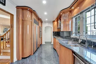 73-55 194th St, Fresh Meadows, NY 11366 - Photo 10