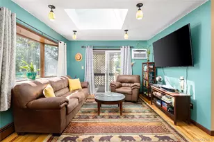 16 Daisy Pl, Selden, NY 11784 - Photo 4