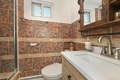 899 Brent Drive, Wantagh, NY 11793 - Photo 14