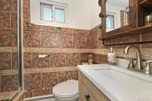 899 Brent Dr, Wantagh, NY 11793 - Photo 14