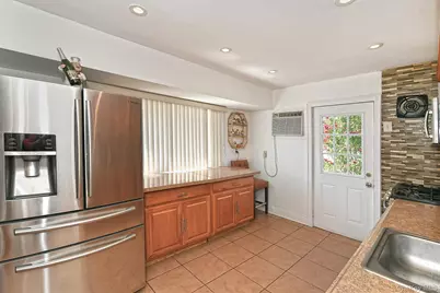899 Brent Drive, Wantagh, NY 11793 - Photo 4