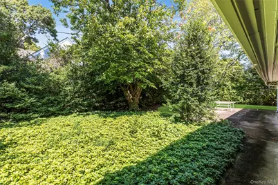 335 Smith Street, Merrick, NY 11566 - Photo 32