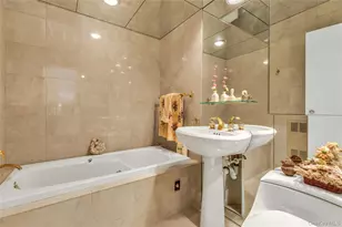 335 Smith St, Merrick, NY 11566 - Photo 22