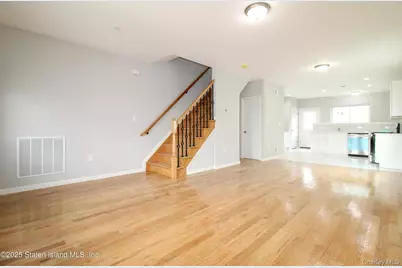 85 Perry Avenue, New York, NY 10314 - Photo 2