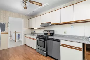 384 W 22nd St, Deer Park, NY 11729 - Photo 8