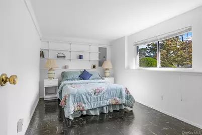 384 W 22nd Street, Deer Park, NY 11729 - Photo 20