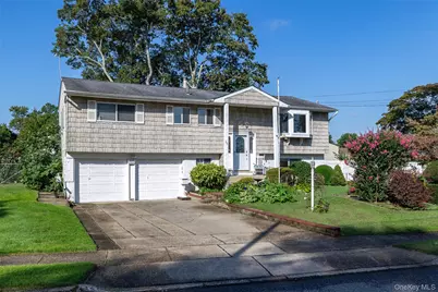 384 W 22nd Street, Deer Park, NY 11729 - Photo 2