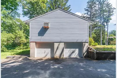 31 Lawrence Road, Hyde Park, NY 12538 - Photo 4