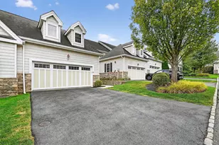 19 Turnberry Ct, Monroe, NY 10950 - Photo 2