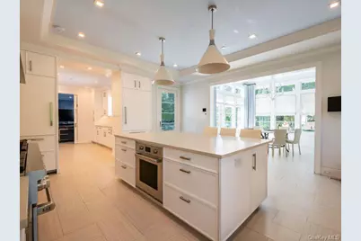 16 Ridge Drive E, Great Neck, NY 11021 - Photo 12