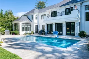 16 Ridge Dr E, Great Neck, NY 11021 - Photo 40