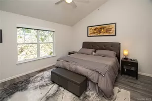 303 Bridgeview Dr, Poughkeepsie, NY 12601 - Photo 14