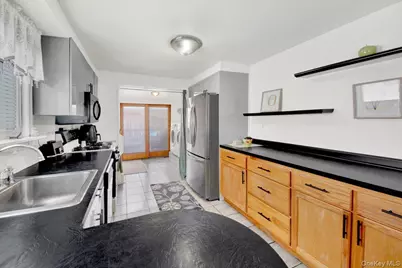 656 Wilcox Avenue, Bronx, NY 10465 - Photo 10