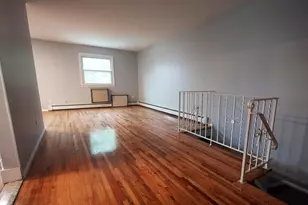 256-20 Craft Ave, Rosedale, NY 11422 - Photo 4