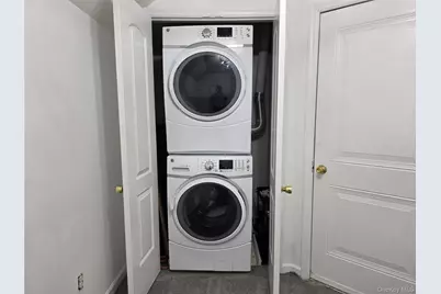 330 Maple Avenue #25, Westbury, NY 11590 - Photo 14