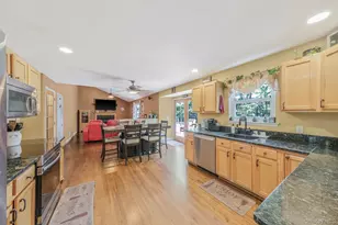 5 Bridal Path, Center Moriches, NY 11934 - Photo 12