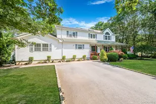 5 Bridal Path, Center Moriches, NY 11934 - Photo 2