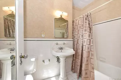 8 Barstow Road #5-B, Great Neck, NY 11021 - Photo 20