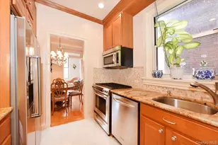 8 Barstow Rd, Great Neck, NY 11021 - Photo 6