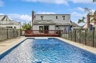 27 Mell Dr, North Babylon, NY 11703 - Photo 10