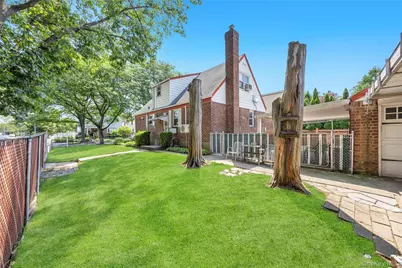 7904 268th Street, Glen Oaks, NY 11004 - Photo 6