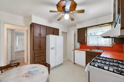 7904 268th Street, Glen Oaks, NY 11004 - Photo 20
