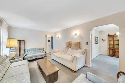 7904 268th Street, Glen Oaks, NY 11004 - Photo 14