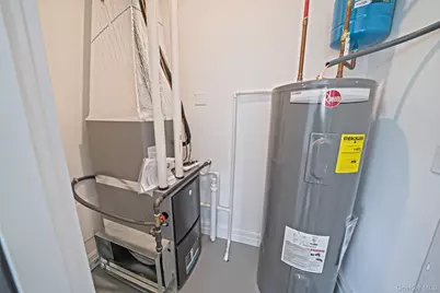 101 Dover Street, Central Islip, NY 11722 - Photo 24