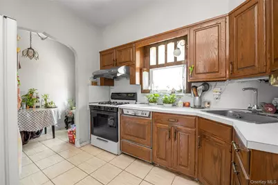 148-11 Kalmia Avenue, Flushing, NY 11355 - Photo 6