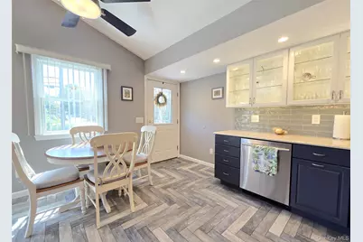 21 Jackson Avenue, Centereach, NY 11720 - Photo 8