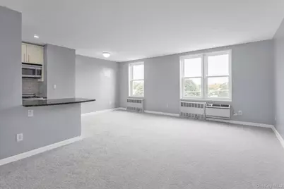 504 Merrick Road #4J, Lynbrook, NY 11563 - Photo 4