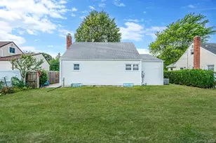 436 N Ontario Ave, Lindenhurst, NY 11757 - Photo 8
