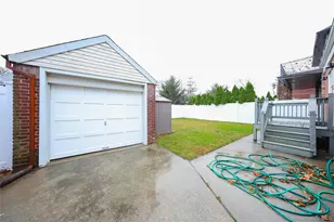 75-59 195th St, Fresh Meadows, NY 11366 - Photo 12