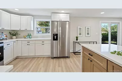 47 Iroquois Avenue, Selden, NY 11784 - Photo 14