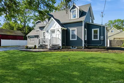 24 Charles Street, Hicksville, NY 11801 - Photo 4