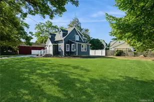 24 Charles St, Hicksville, NY 11801 - Photo 32