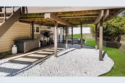 30 Bunny Lane, East Setauket, NY 11733 - Photo 32