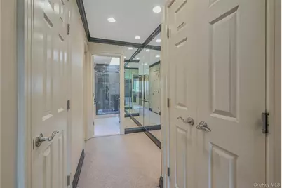 86 Chestnut Lane, Woodbury, NY 11797 - Photo 18