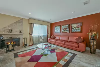 86 Chestnut Lane, Woodbury, NY 11797 - Photo 12