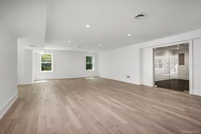 40 Hewlett Lane, Port Washington, NY 11050 - Photo 20