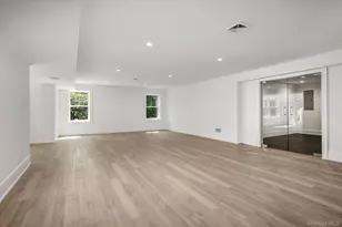 40 Hewlett Ln, Port Washington, NY 11050 - Photo 20