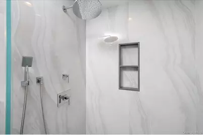 40 Hewlett Lane, Port Washington, NY 11050 - Photo 14