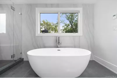 40 Hewlett Lane, Port Washington, NY 11050 - Photo 12