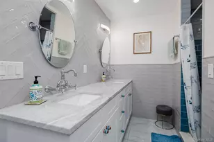 3 Earl Rd, Melville, NY 11747 - Photo 18