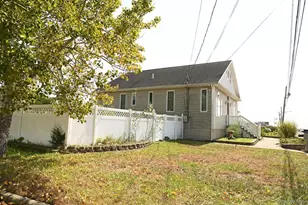 115 Riviera Dr, Mastic Beach, NY 11951 - Photo 22